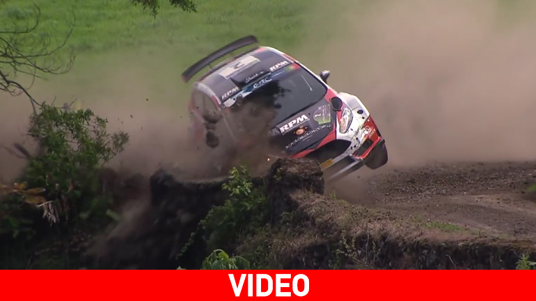 Τράκαρε σε τοίχο και συνέχισε…